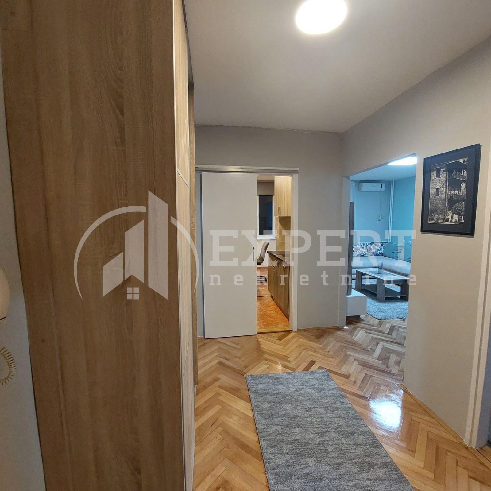 Trosoban stan, 77 m2, Centar, Cara Dušana ID: i-010935 9