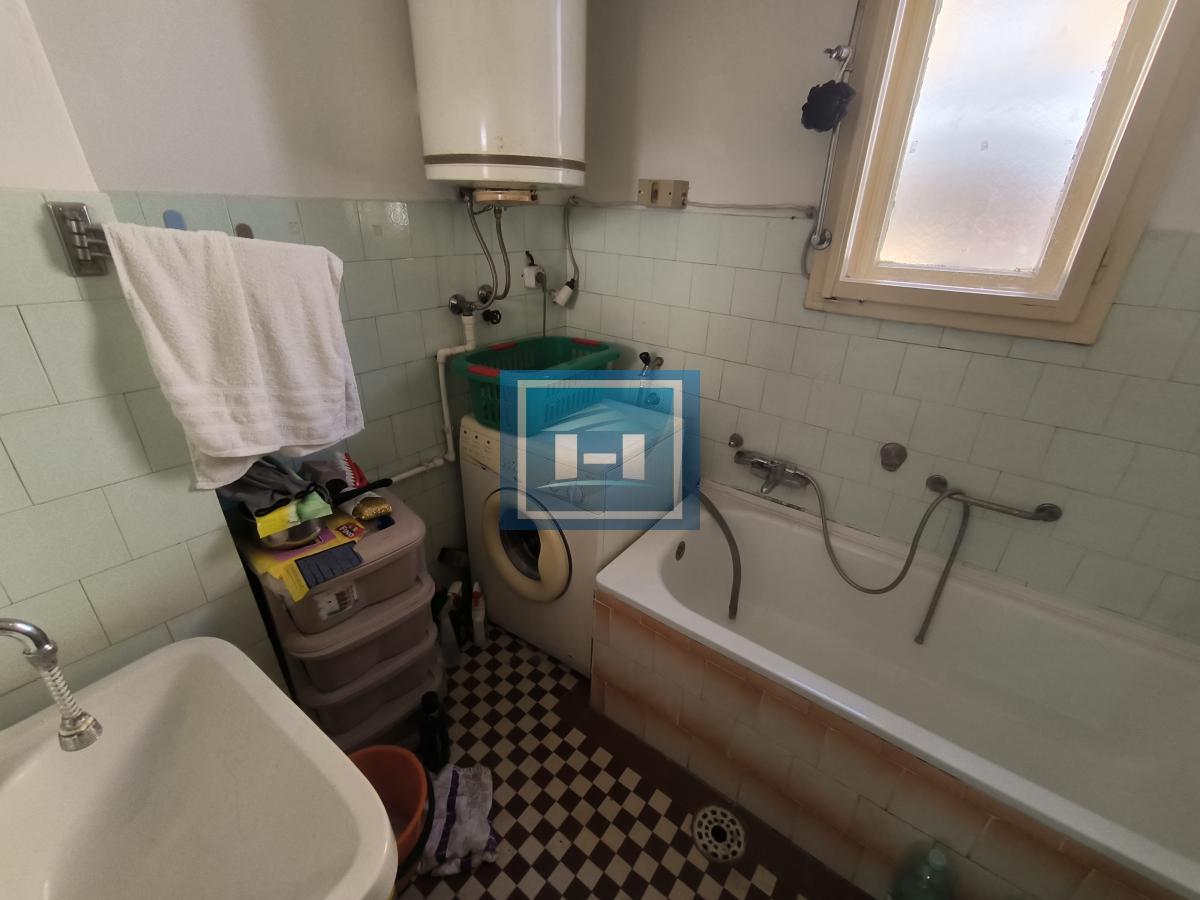 Na prodaju dve kuće sa garažom na 5.85 ari placa 3