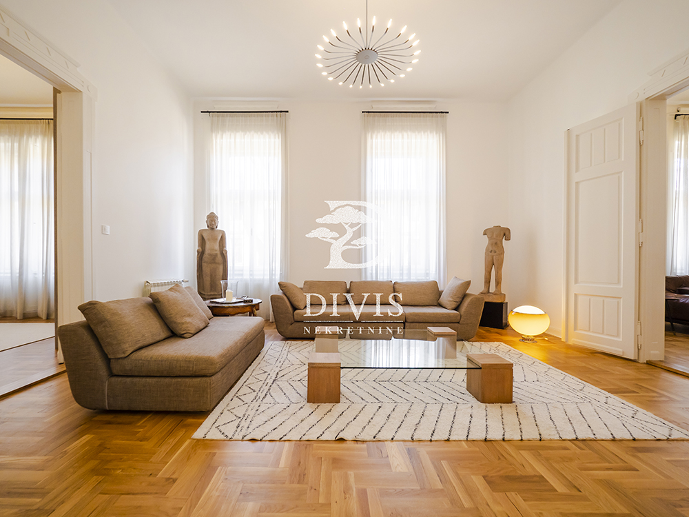 Renoviran 3 0 salonski stan  centar Subotice 153m2 1