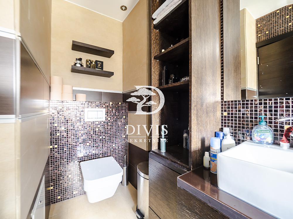 Prodajemo tosoban duplex u Žarkovu  Trgovačka 100m2 77m2 5