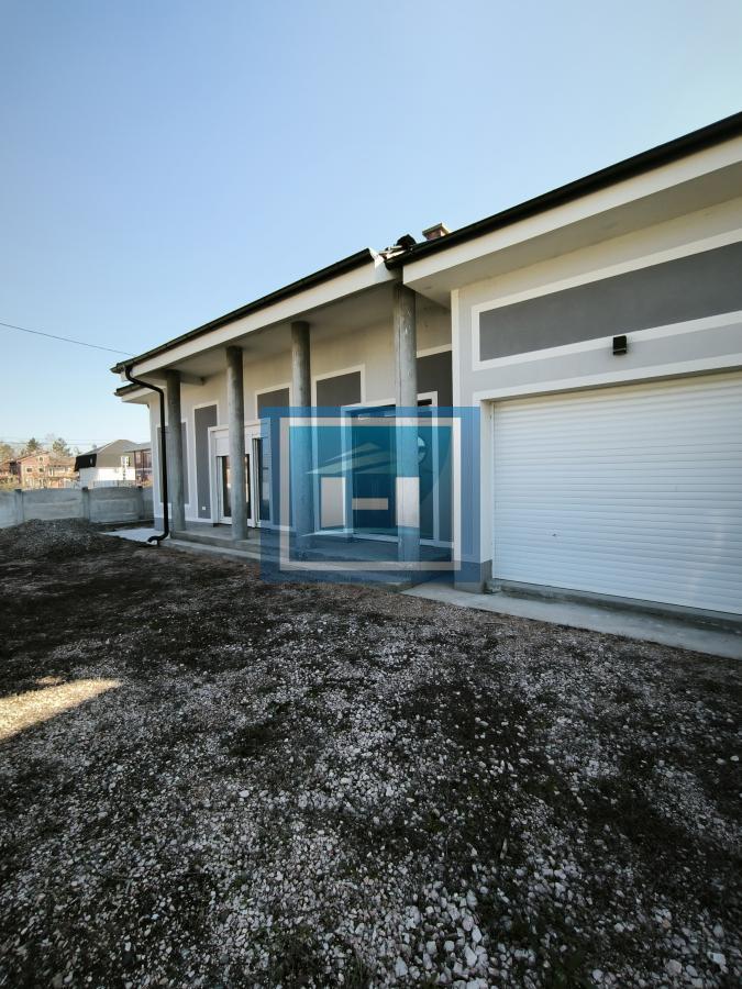 Ekskluzivna Novogradnja u Varvarinu – Prostran Dom iz Snova! 3