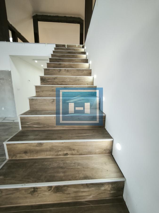 Ekskluzivna Novogradnja u Varvarinu – Prostran Dom iz Snova! 6