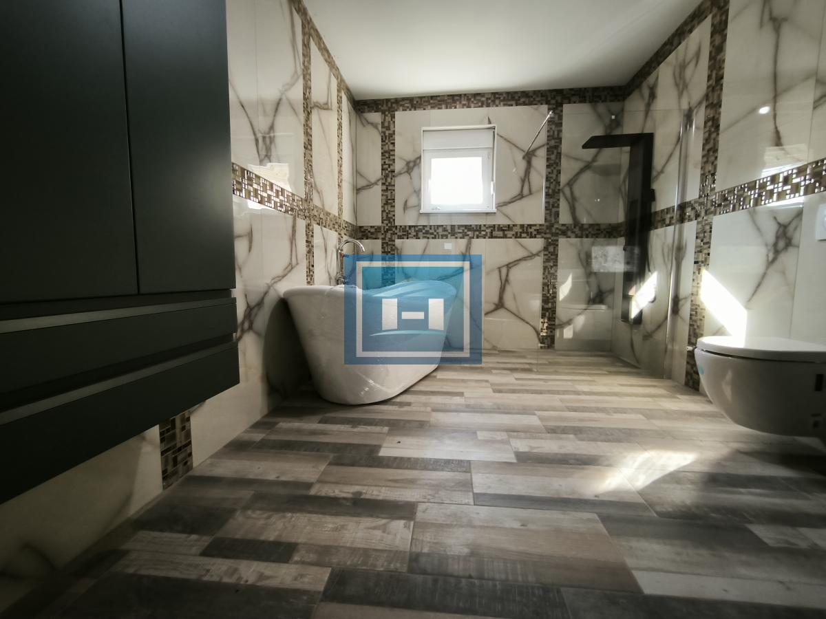 Ekskluzivna Novogradnja u Varvarinu – Prostran Dom iz Snova! 10