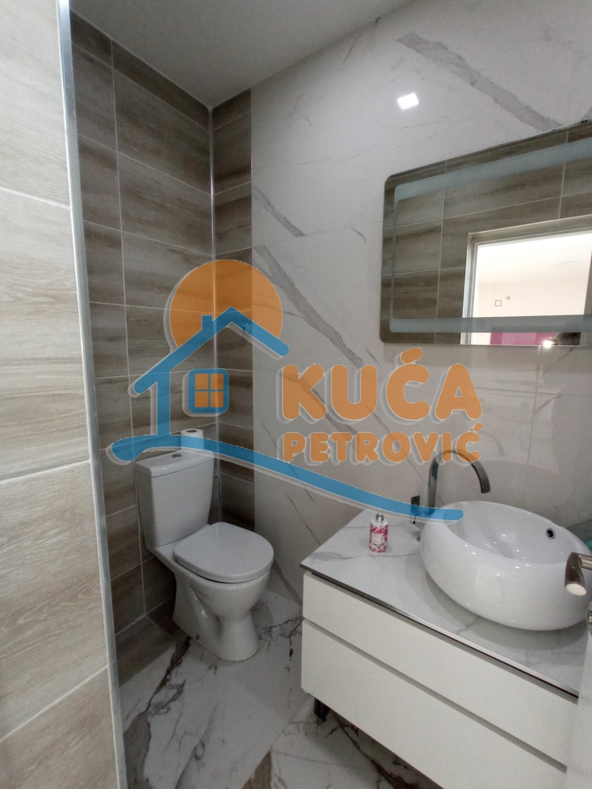 Lokal, 50 m2, Donji Komren, Zlatarska ID: i-013547 8