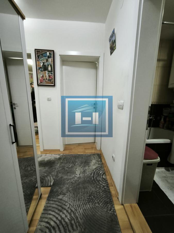 Na prodaju stan 57m² u novijoj zgradi na 1. spratu! 9