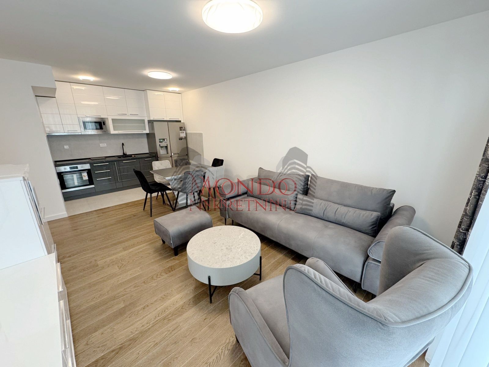 Trosoban opremljen stan u Delta Residence, neuseljavan 4