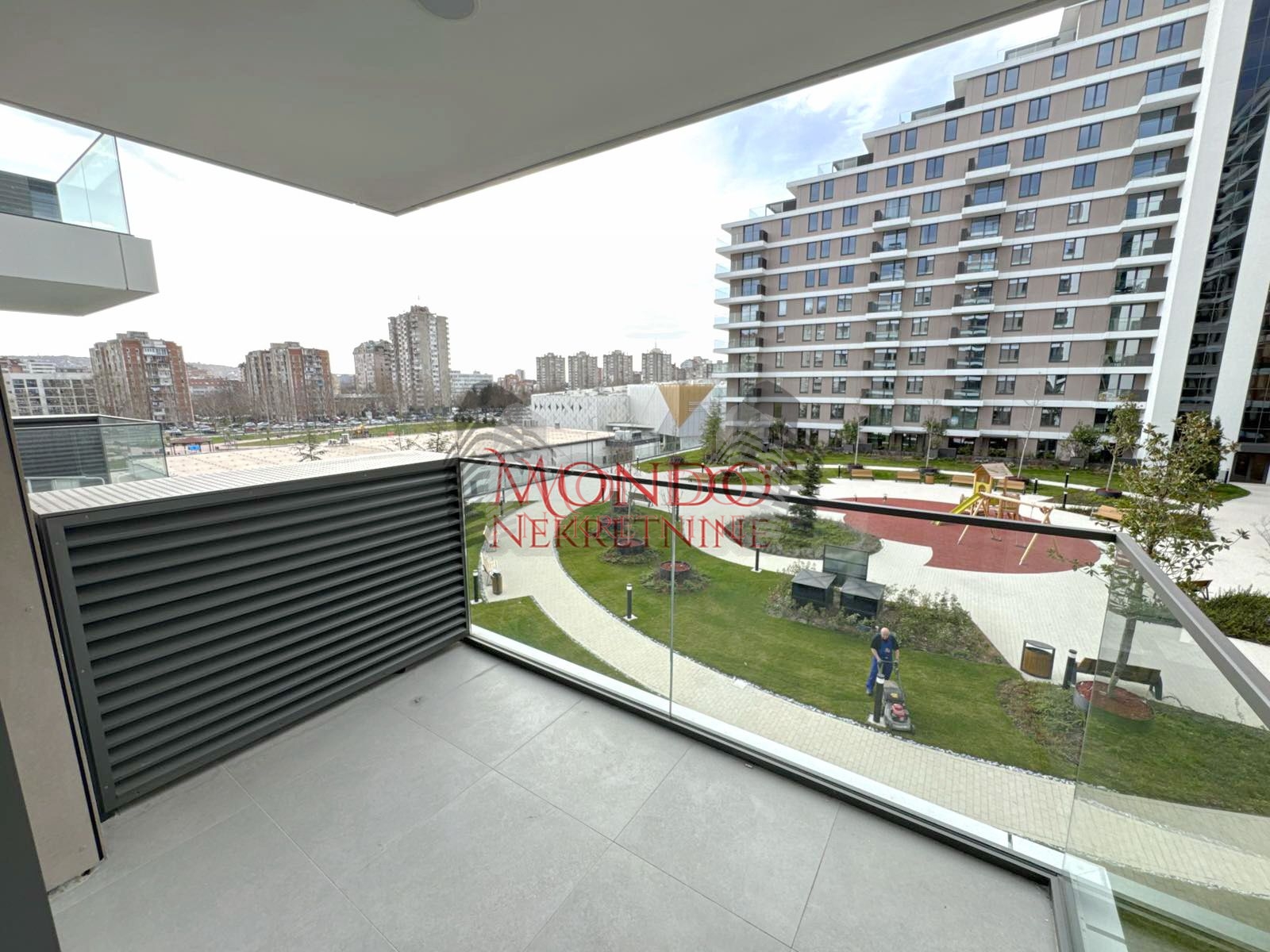 Trosoban opremljen stan u Delta Residence, neuseljavan 19