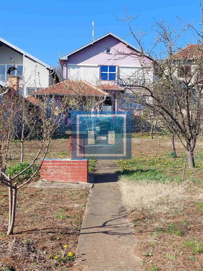 Karadjordjevo brdo-kuća bez ulaganja 16