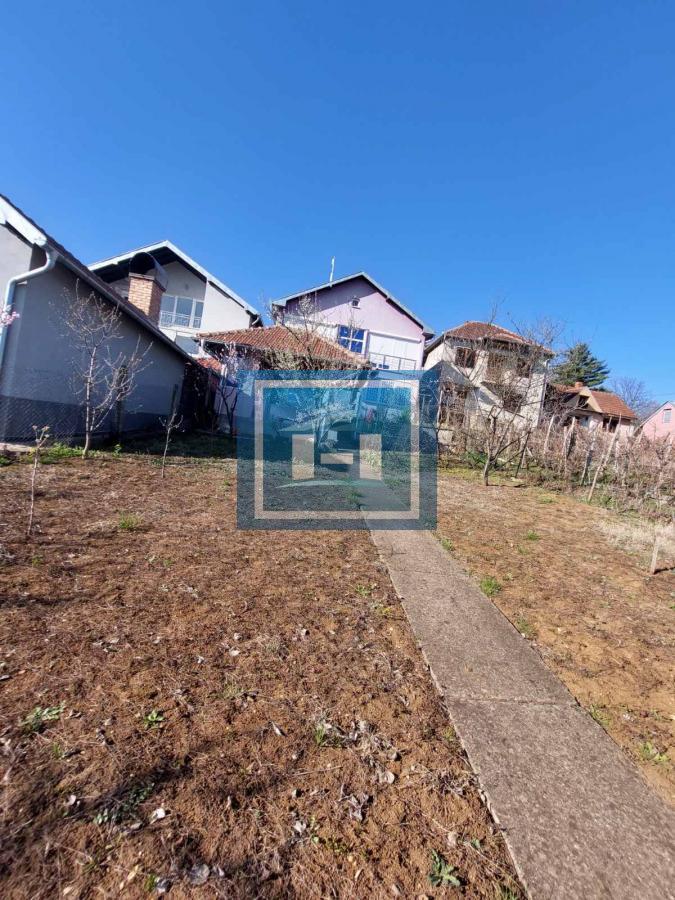 Karadjordjevo brdo-kuća bez ulaganja 12