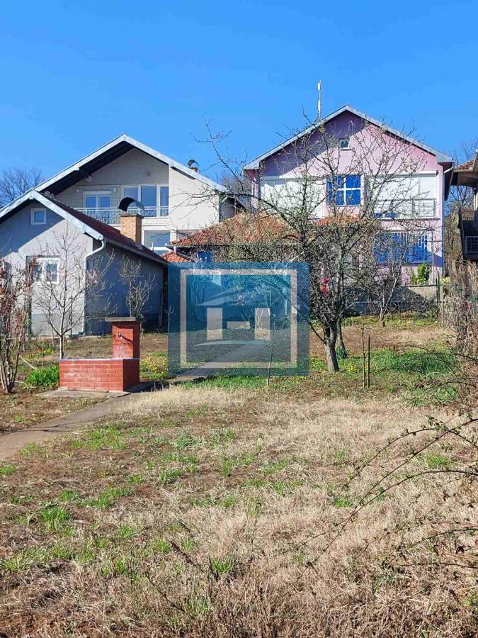 Karadjordjevo brdo-kuća bez ulaganja 15