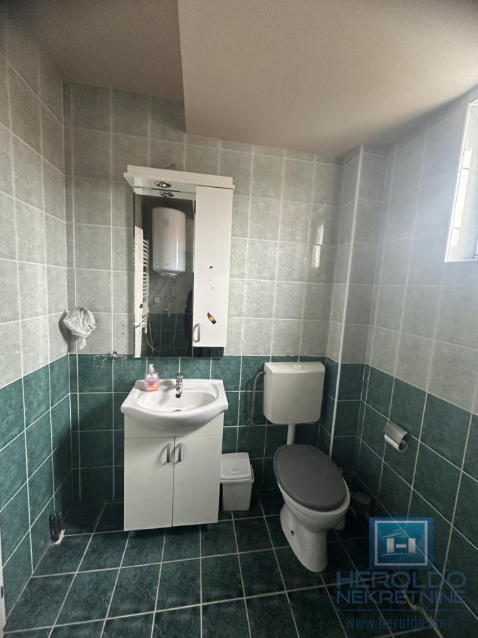 Moderan stan na idealnoj lokaciji za izdavanje! 10