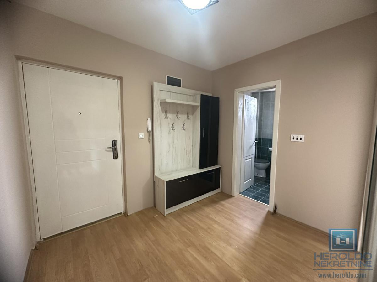 Moderan stan na idealnoj lokaciji za izdavanje! 7