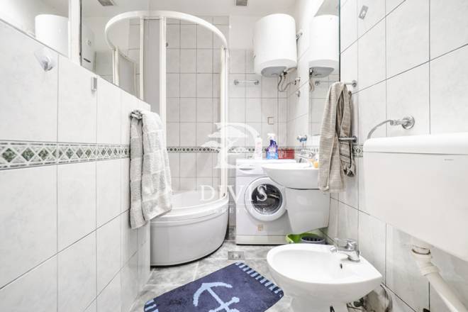 Renoviran  namešten 5 0  kod Botaničke bašte  93m2 4