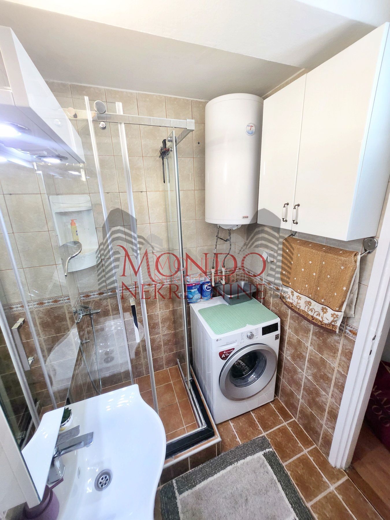 Dvosoban stan na Paliluli 9