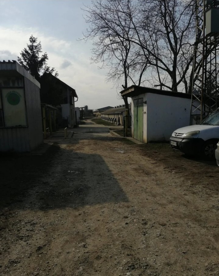 Farma 3000m2 na 1 5ha 3