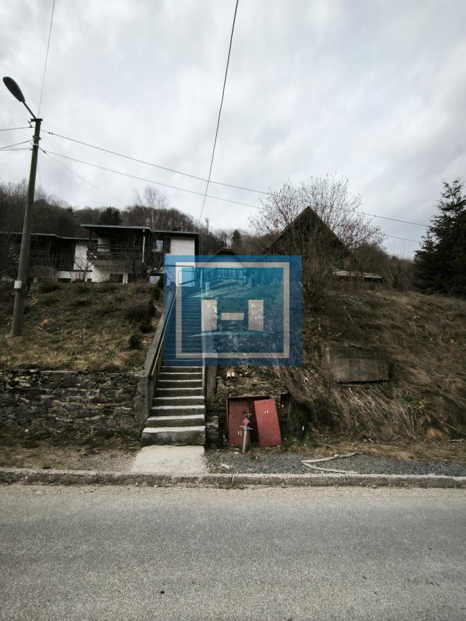 Kuća u Brzeću – Blizu Gondole, S Potencijalom za 3 Apartmana! 12