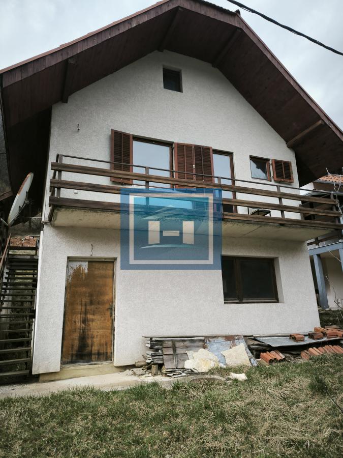 Kuća u Brzeću – Blizu Gondole, S Potencijalom za 3 Apartmana! 1