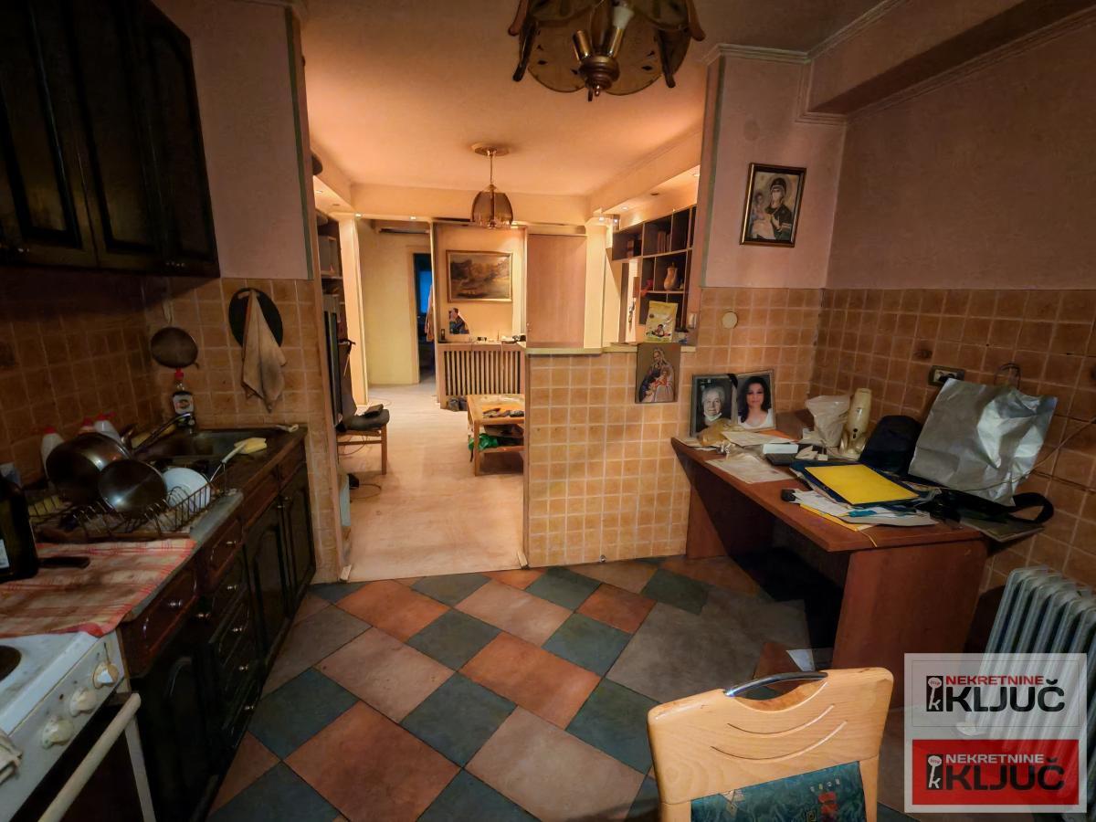 NOVO NASELJE, Dvoiposoban, 54m2 a ukupne 70m2 3