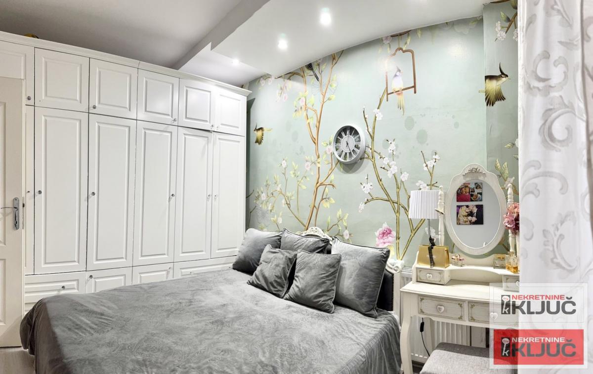 SOCIJALNO, 70m2, Trosoban sa GARAŽOM 5