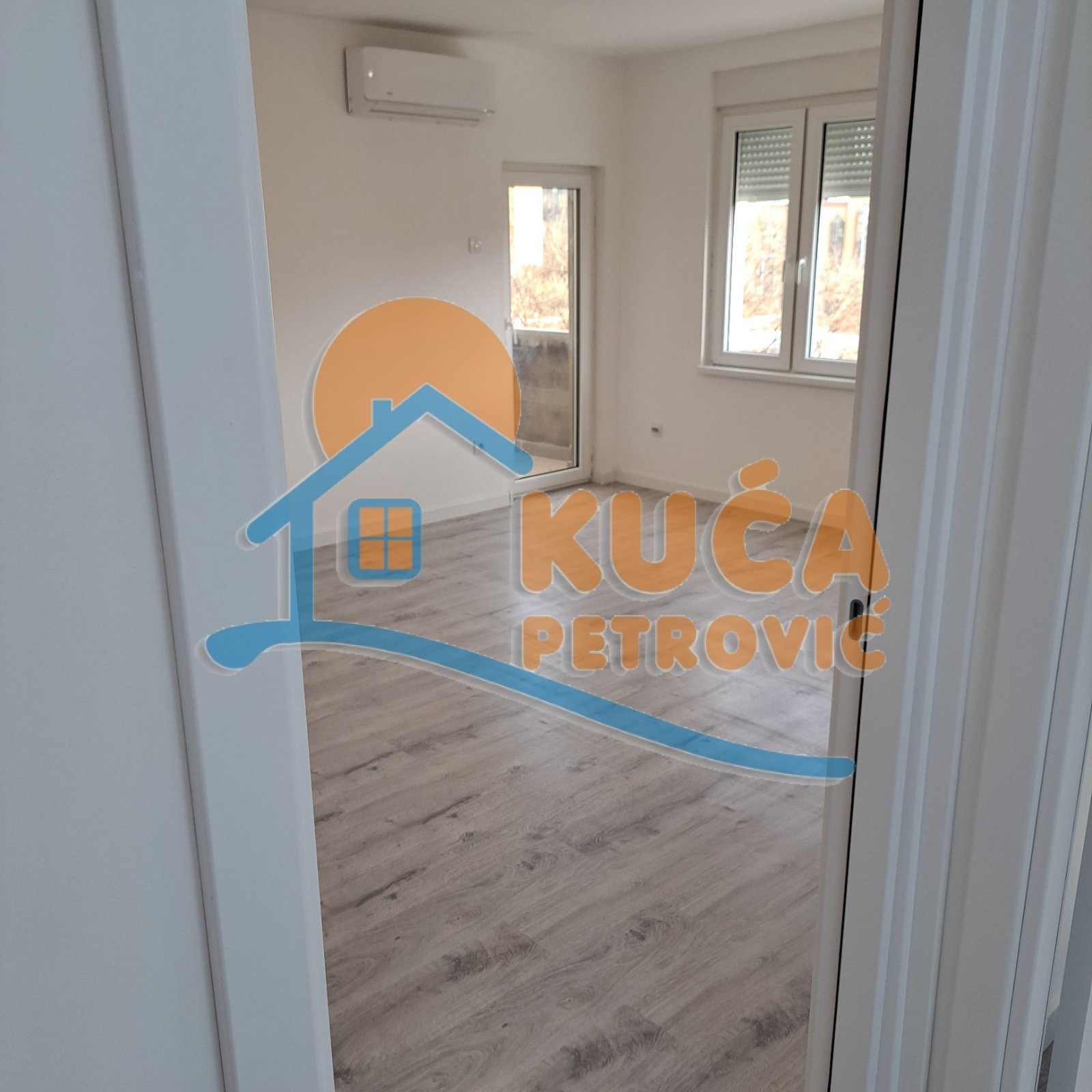 Dvosoban stan, 62 m2, Centar, Nikole Pašića ID: i-013648 3