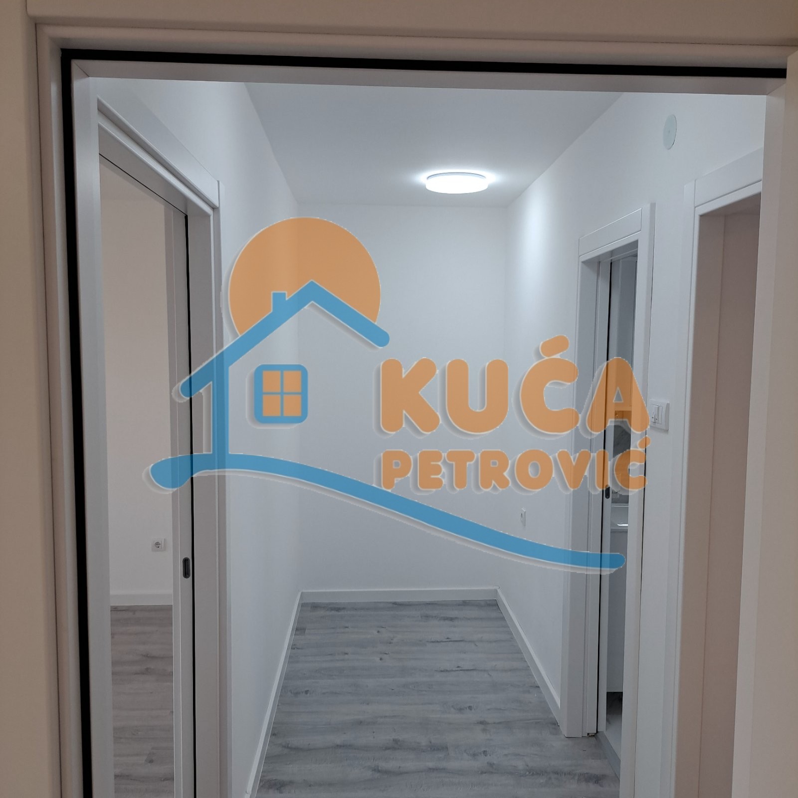 Dvosoban stan, 62 m2, Centar, Nikole Pašića ID: i-013648 13