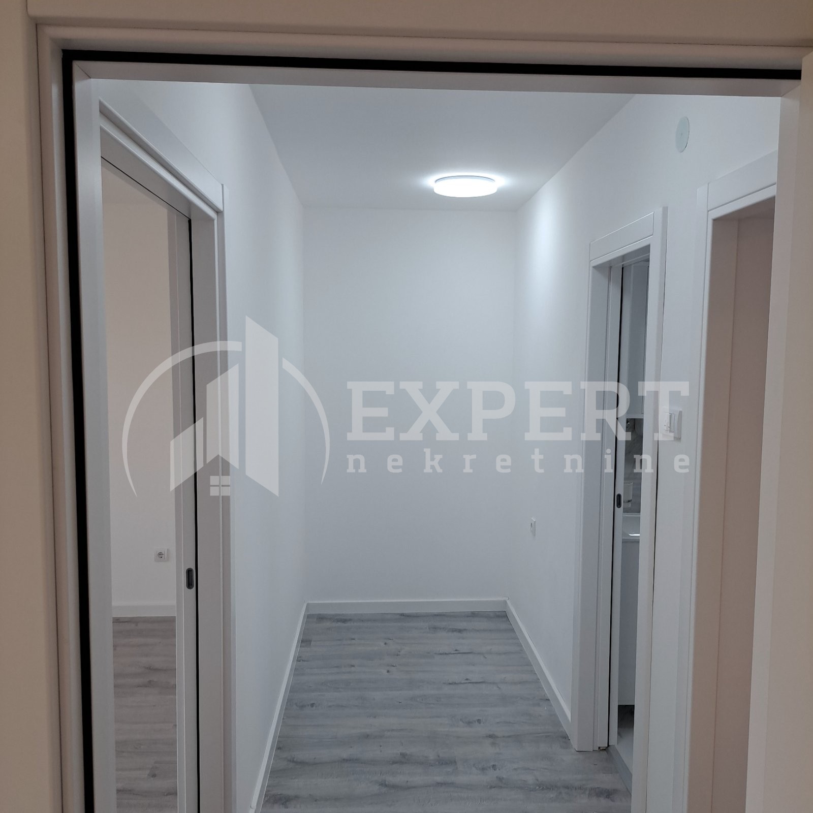 Dvosoban stan, 62 m2, Centar, Nikole Pašića ID: i-013648 13