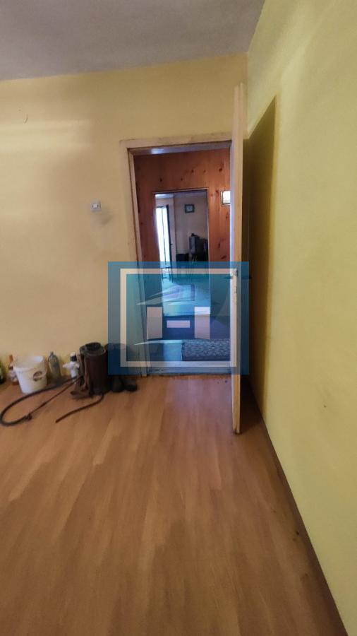 Kuća u centralnom delu Batočine pogodna za višečlane porodice 26