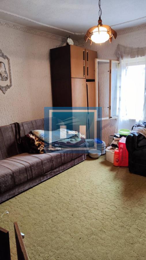 Kuća u centralnom delu Batočine pogodna za višečlane porodice 30