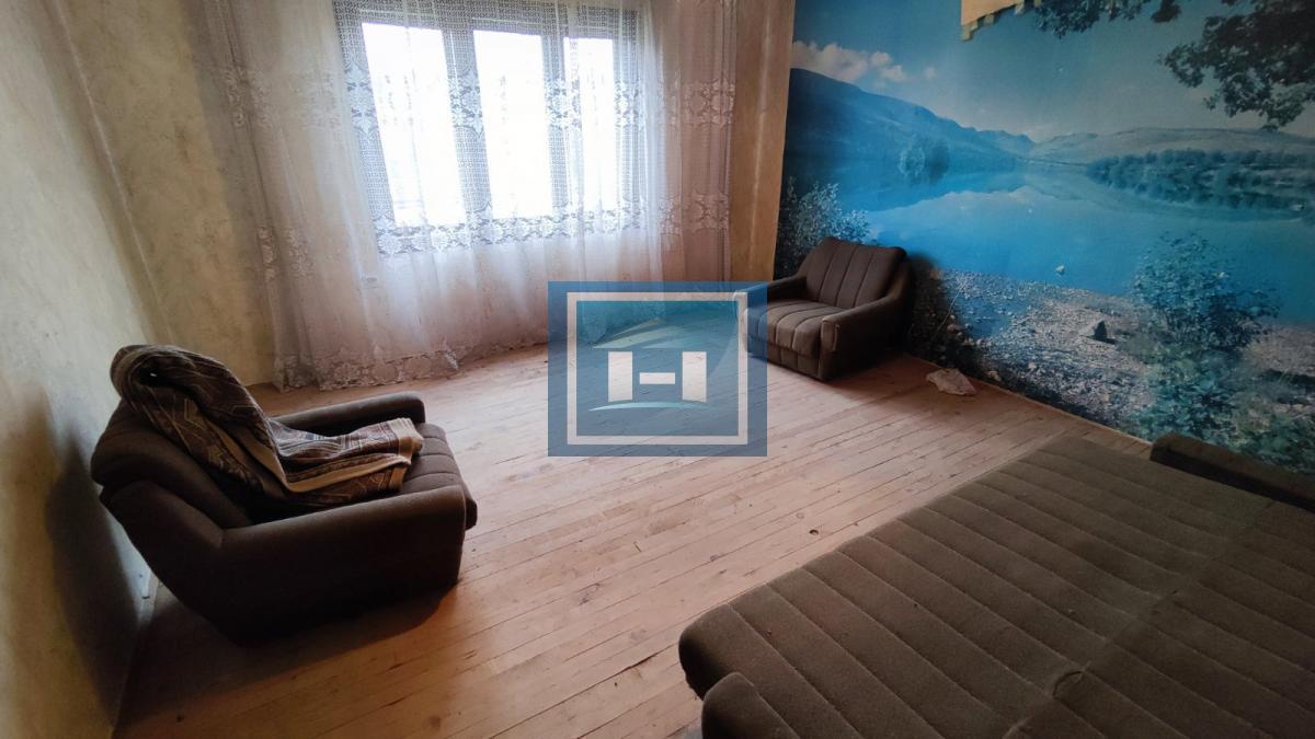 Kuća u centralnom delu Batočine pogodna za višečlane porodice 16