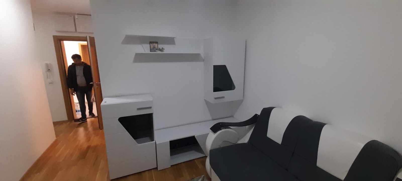 Izdavanje stana u Novom Sadu Jugovicevo Namesten  nova gradnja 3