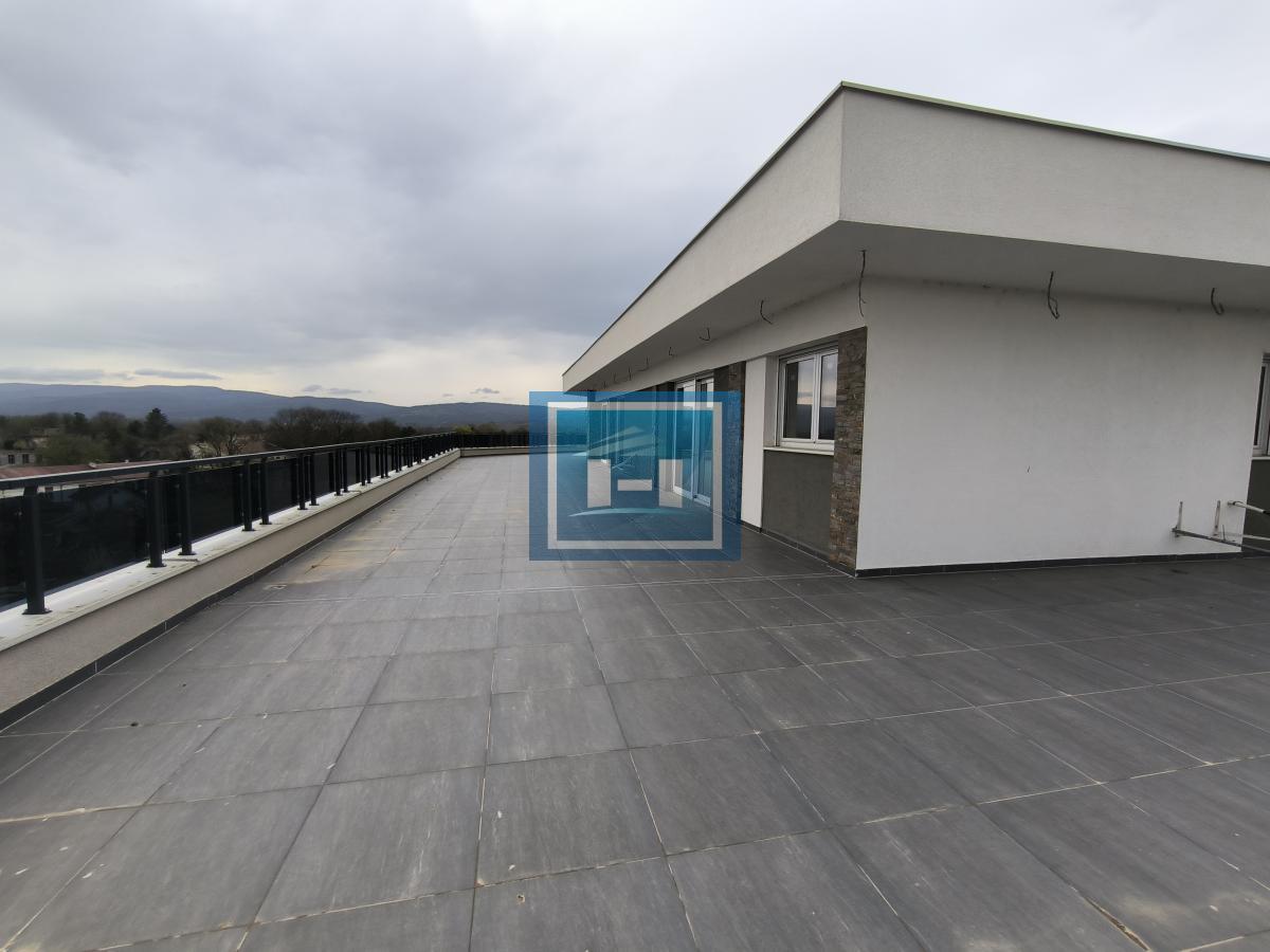 VAŠ NOVI DOM IZNAD GRADA – 240m² luksuza + 260m² terase 23