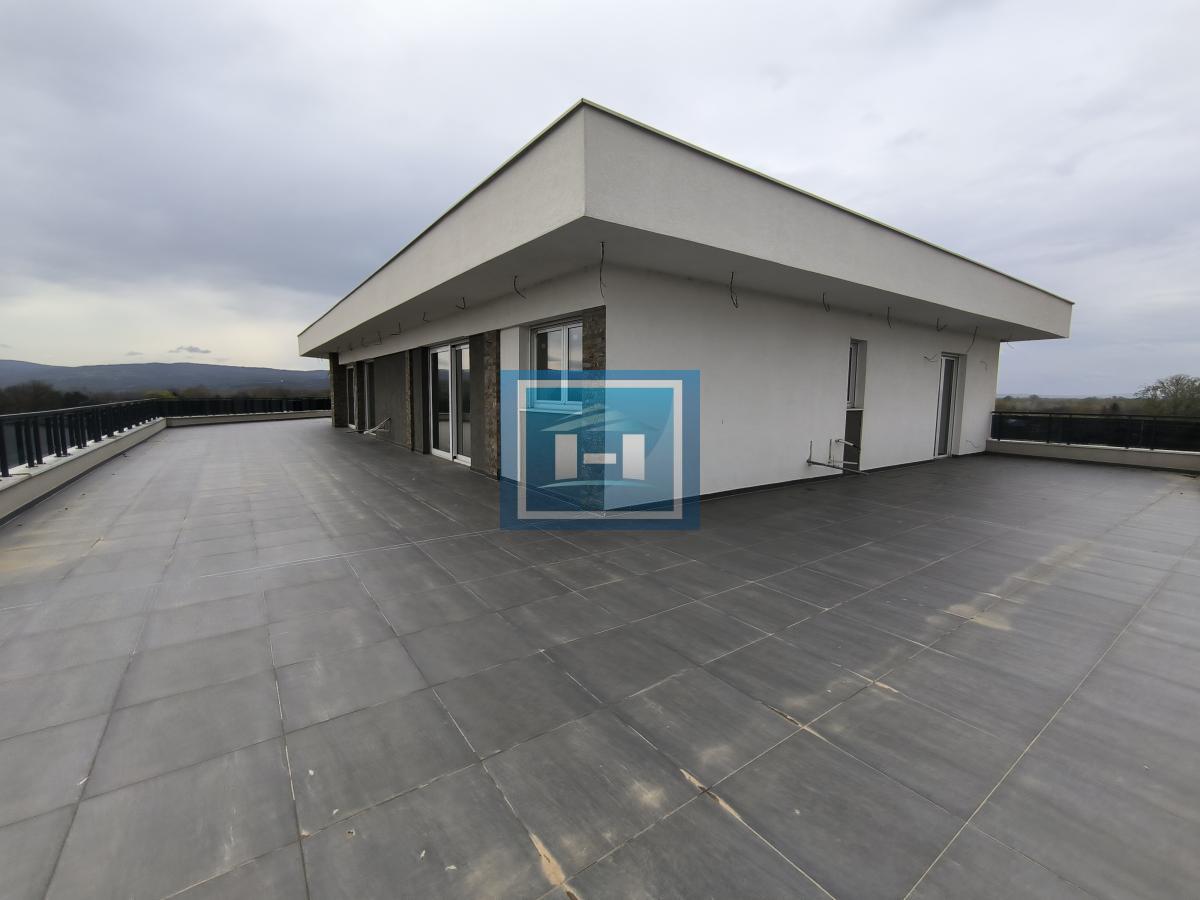 VAŠ NOVI DOM IZNAD GRADA – 240m² luksuza + 260m² terase 24