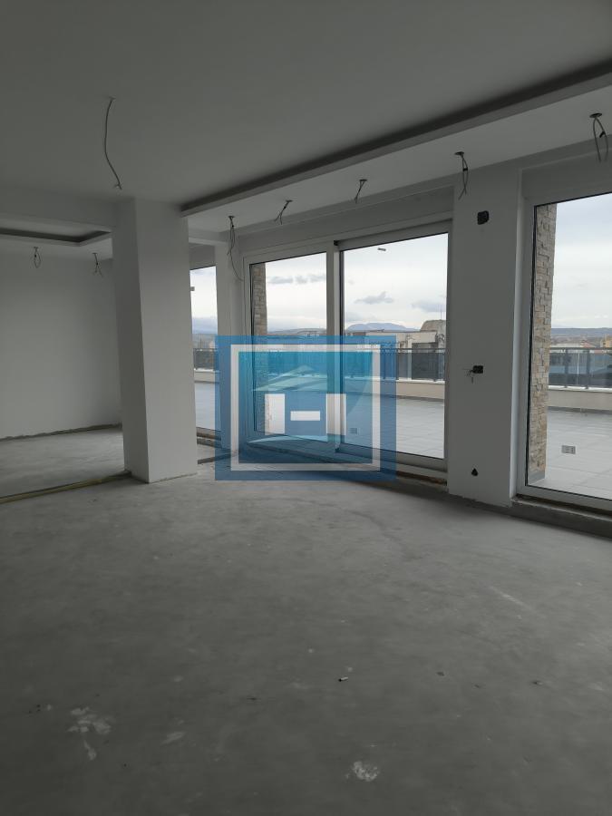 VAŠ NOVI DOM IZNAD GRADA – 240m² luksuza + 260m² terase 10