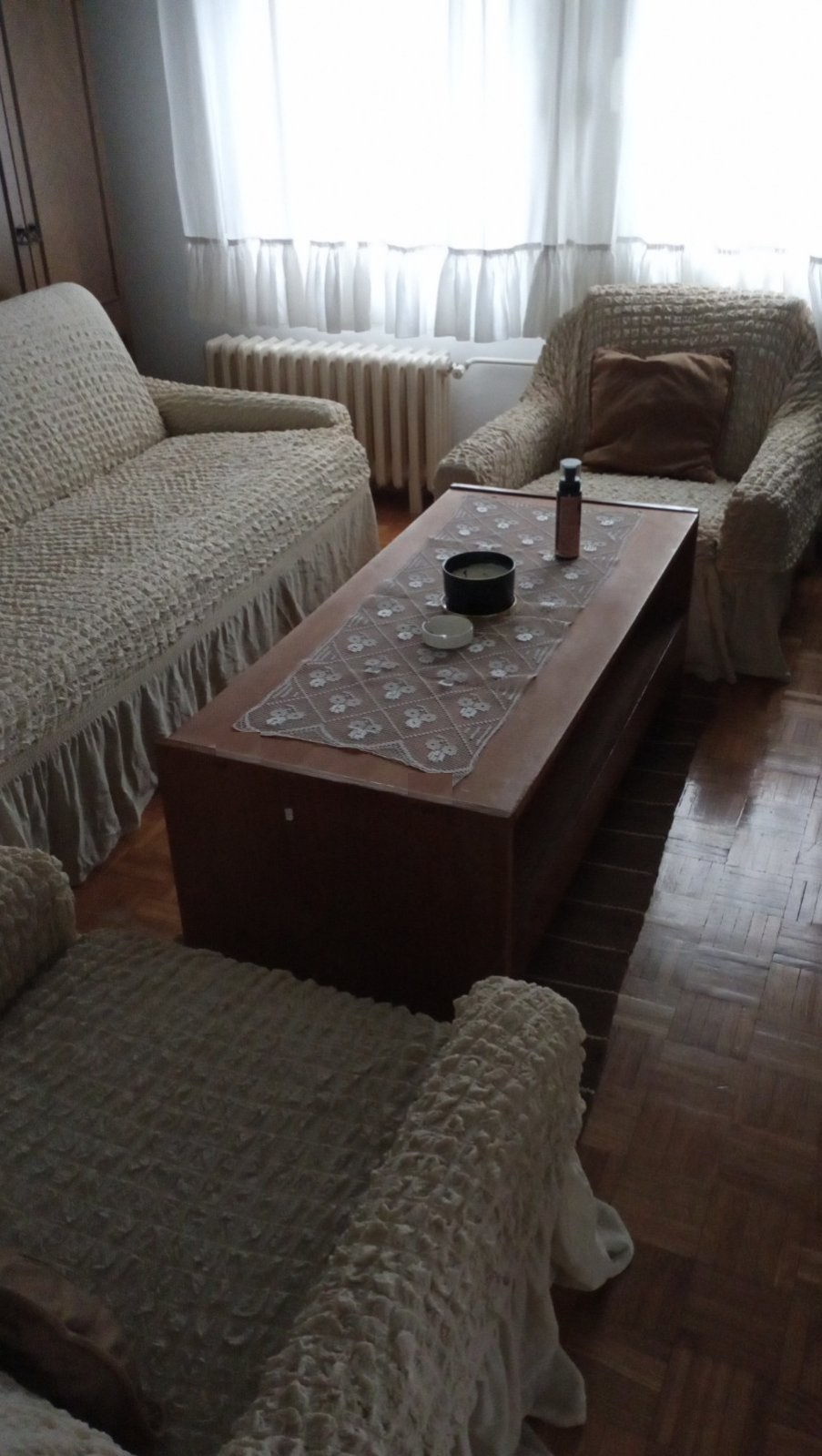 IZDAJEM NAMEŠTEN DVOSOBAN STAN na Ceraku 2