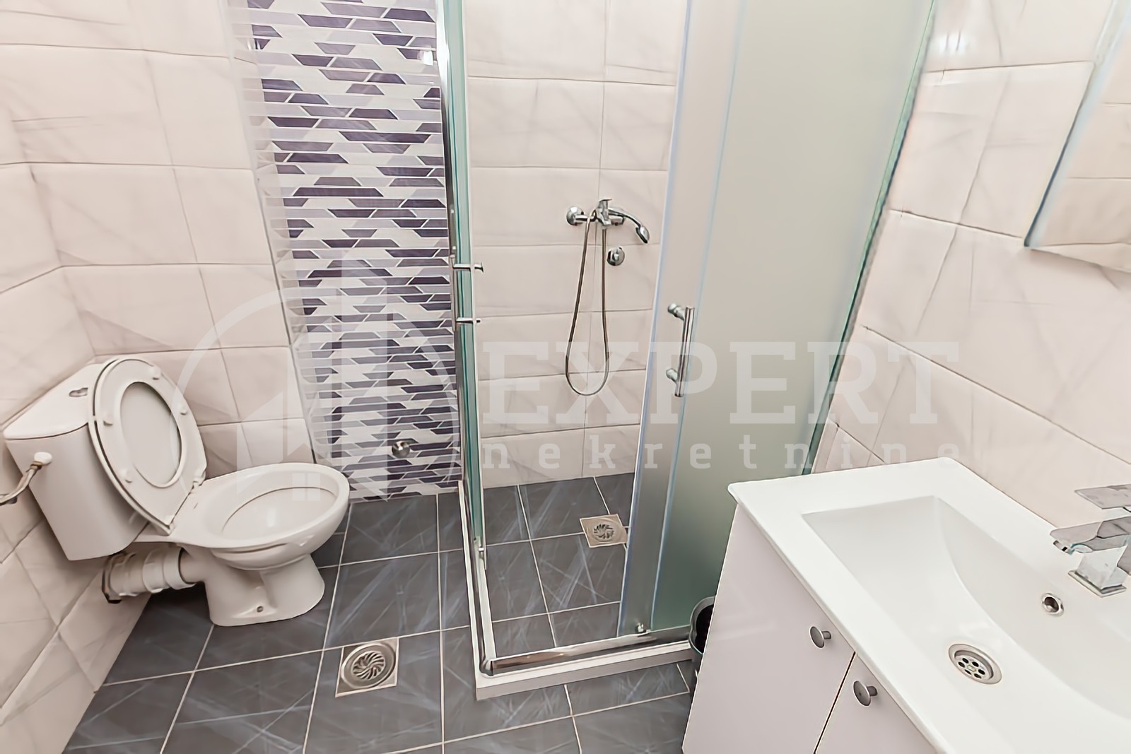 Dvosoban stan, 54 m2, Pantelej, Gornjomatejevačka ID: p-013721 7