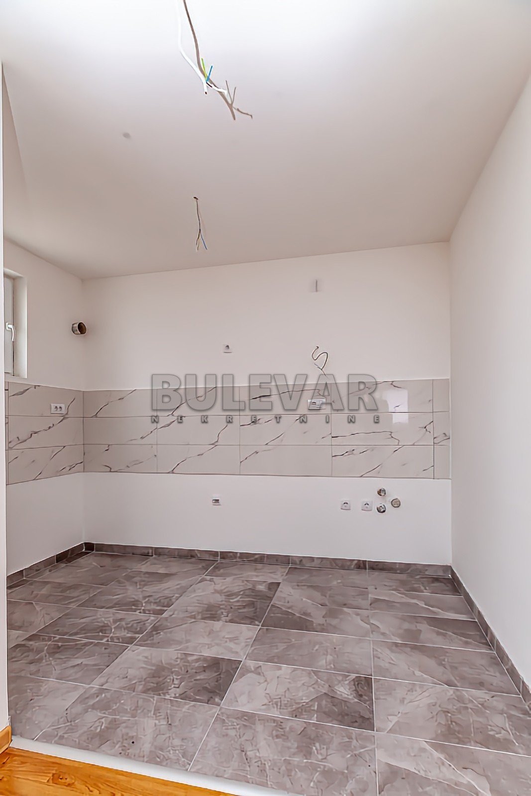 Dvosoban stan, 54 m2, Pantelej, Gornjomatejevačka ID: p-013721 11