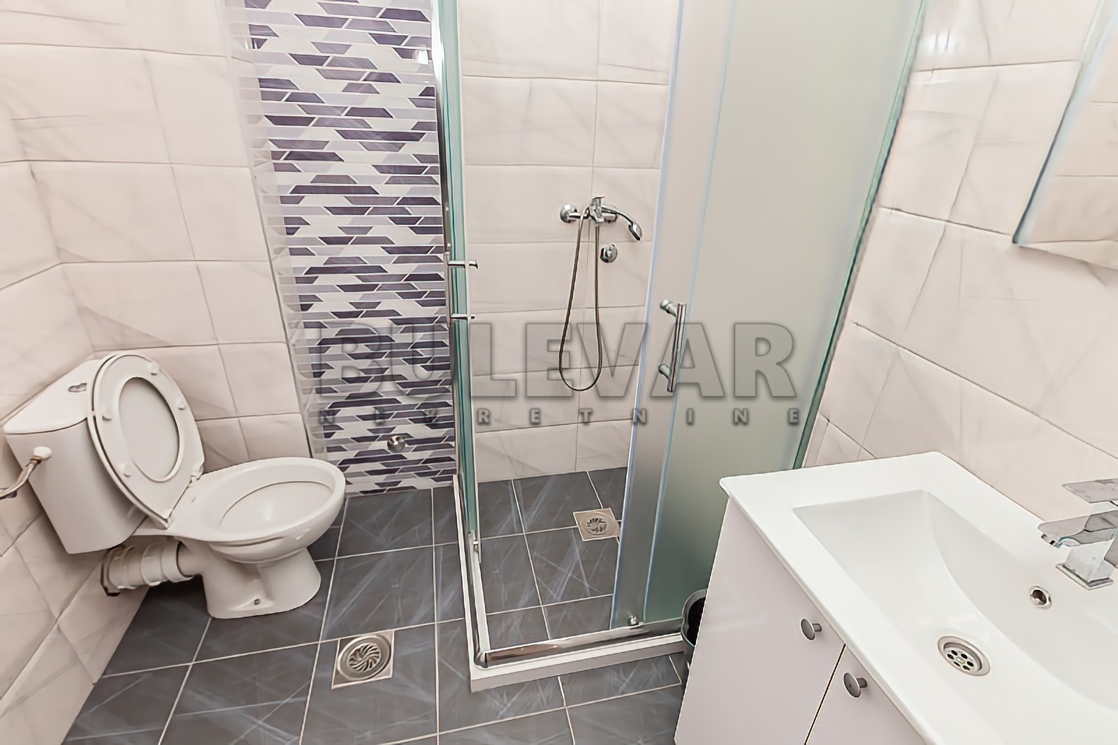 Dvosoban stan, 54 m2, Pantelej, Gornjomatejevačka ID: p-013721 7