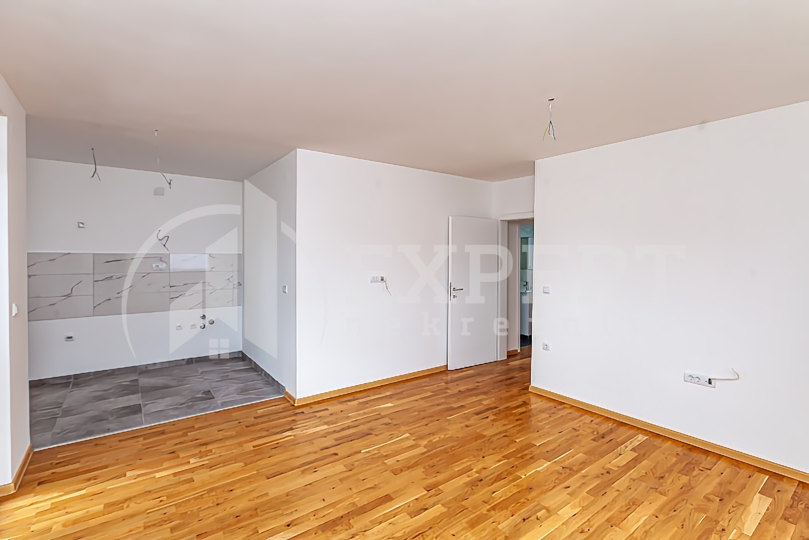 Dvosoban stan, 54 m2, Pantelej, Gornjomatejevačka ID: p-013721 10