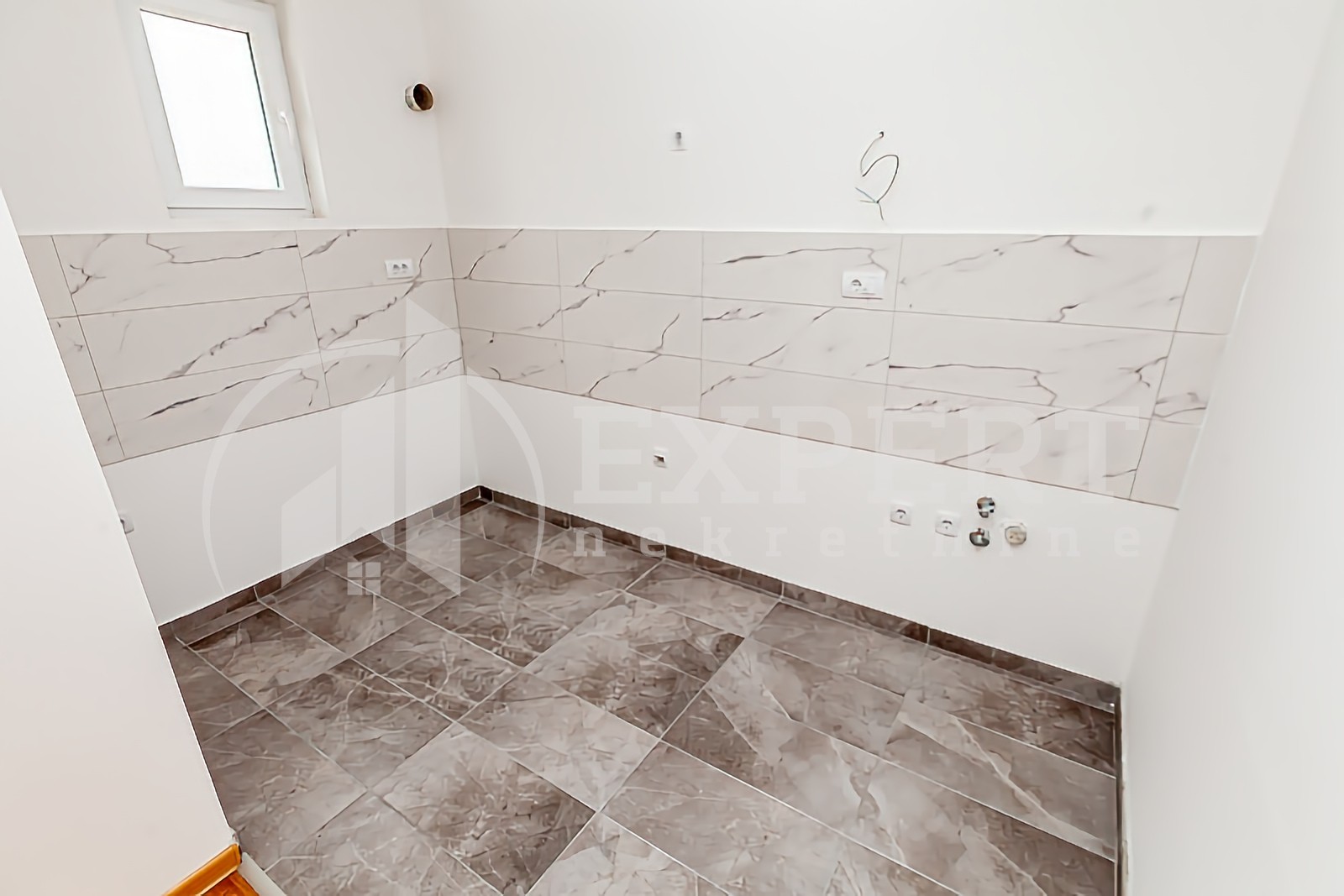 Dvosoban stan, 54 m2, Pantelej, Gornjomatejevačka ID: p-013721 12