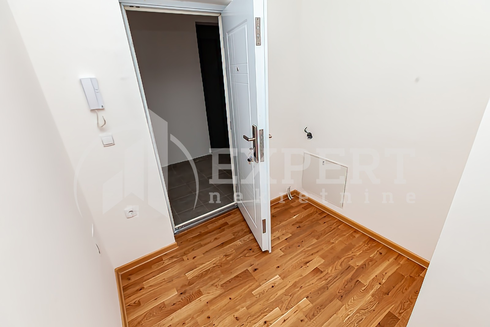 Dvosoban stan, 54 m2, Pantelej, Gornjomatejevačka ID: p-013721 14