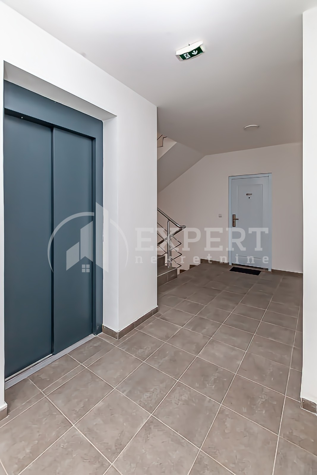 Dvosoban stan, 54 m2, Pantelej, Gornjomatejevačka ID: p-013721 15