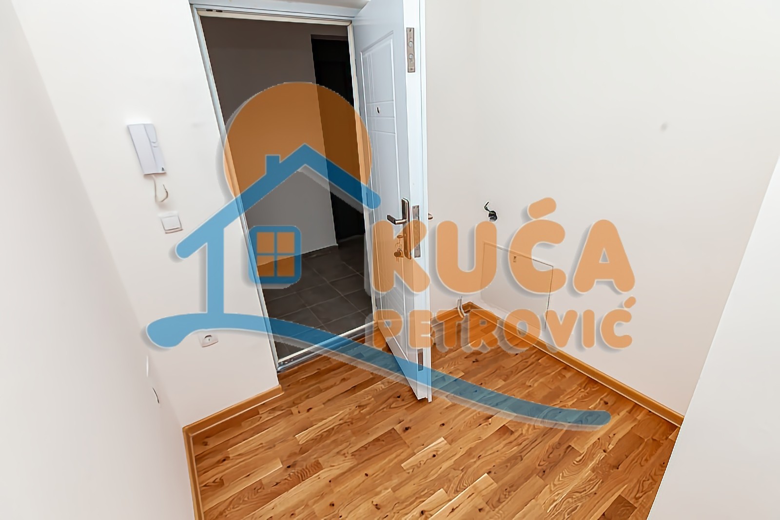 Dvosoban stan, 54 m2, Pantelej, Gornjomatejevačka ID: p-013721 14