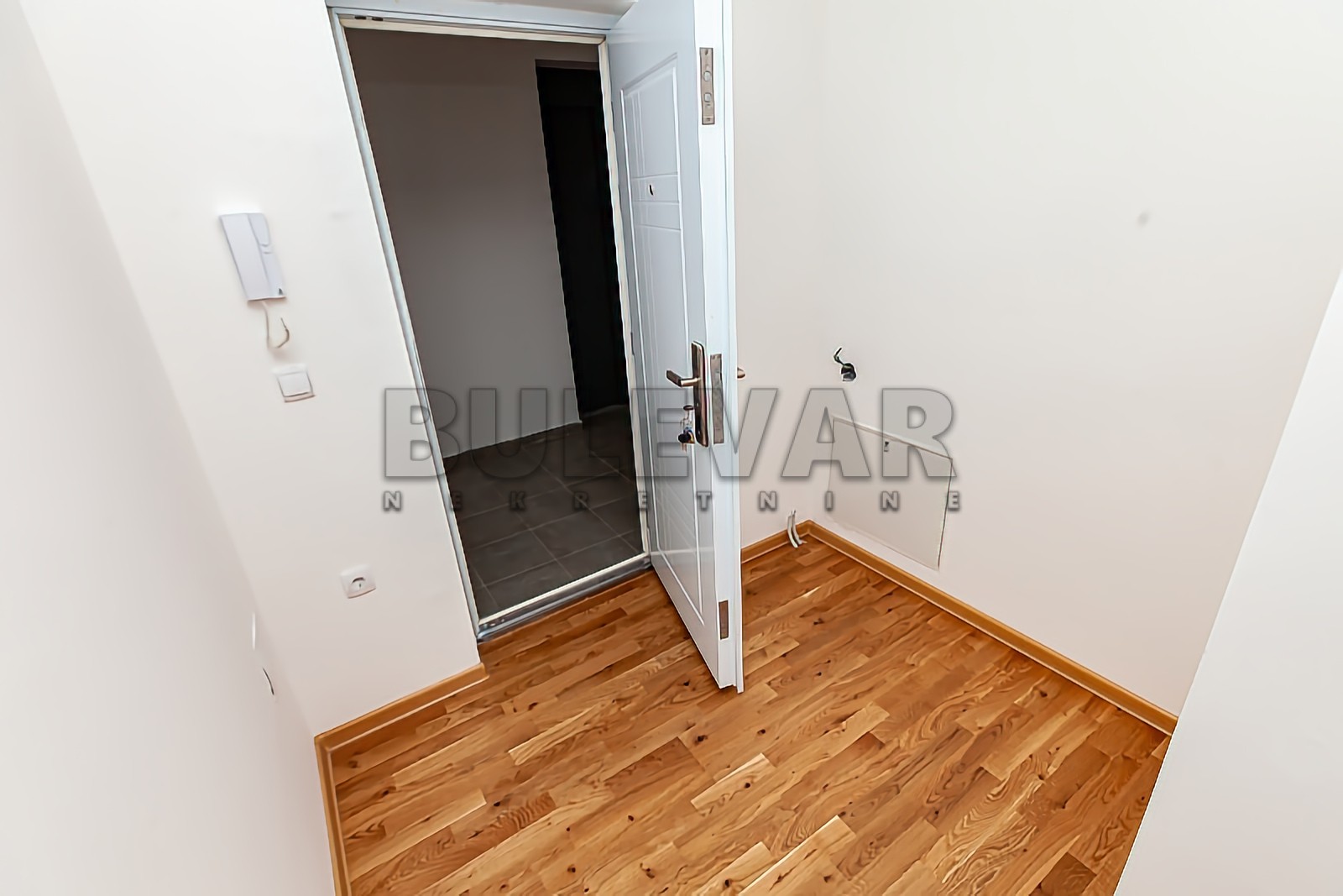 Dvosoban stan, 54 m2, Pantelej, Gornjomatejevačka ID: p-013721 14