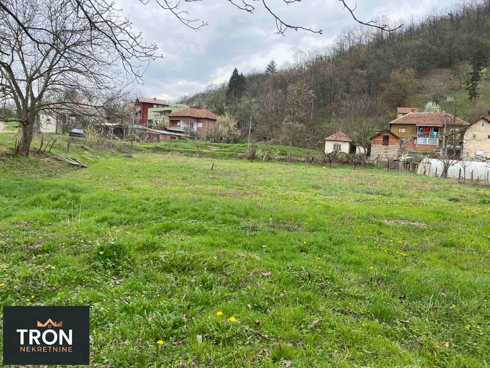 Građevinski plac  8 45ari 1