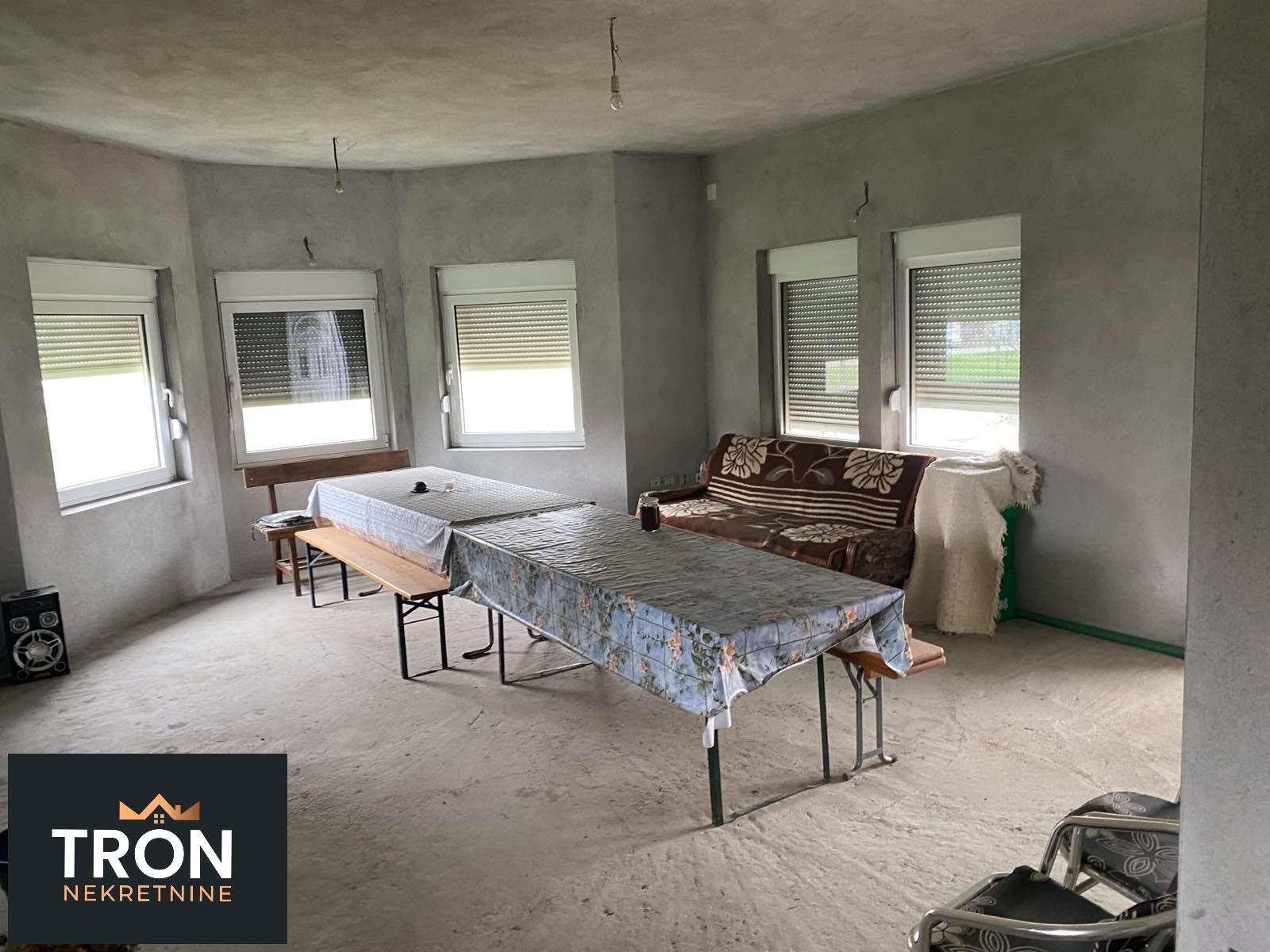 Delimično završena kuća u Trsteniku 2