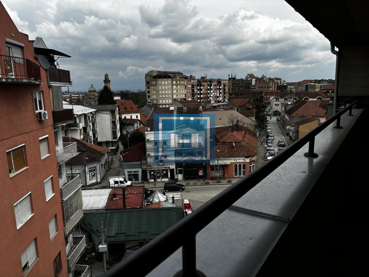 Prelep komforan stan u strogom centru Jagodine – idealna lokacija! 15