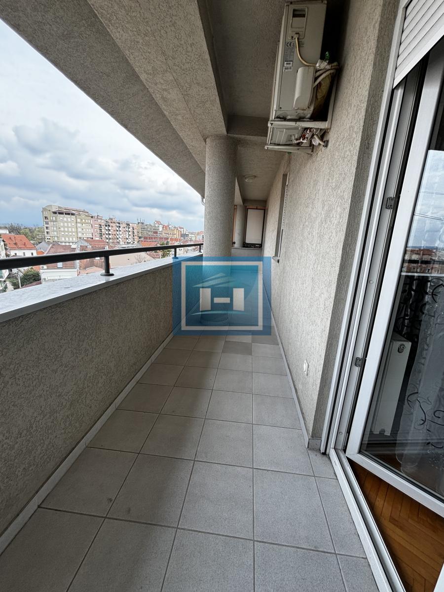 Prelep komforan stan u strogom centru Jagodine – idealna lokacija! 16