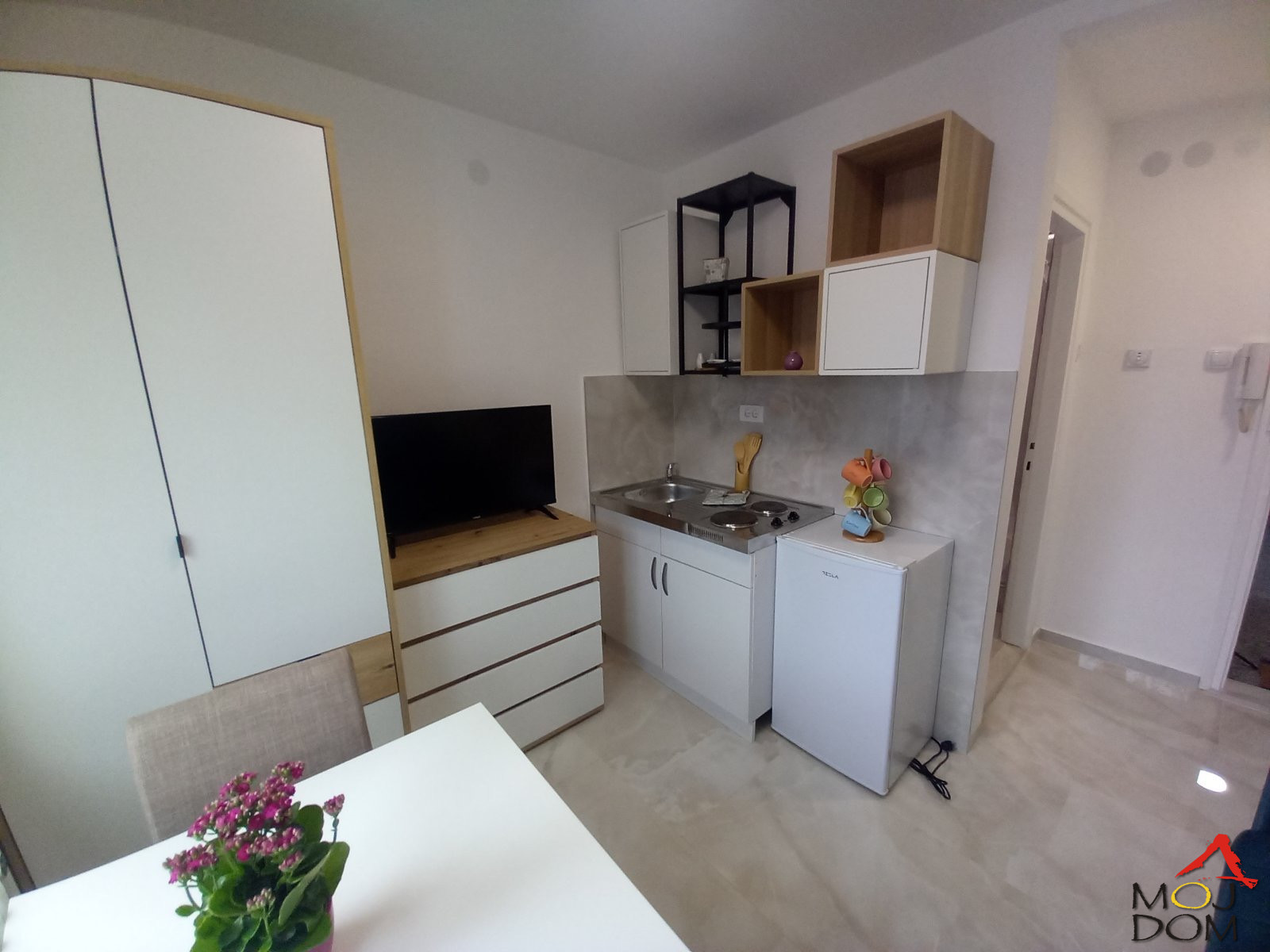 Stan,NOVI SAD,SATELIT,kv: 14, € 49500, ID: 1030199 9