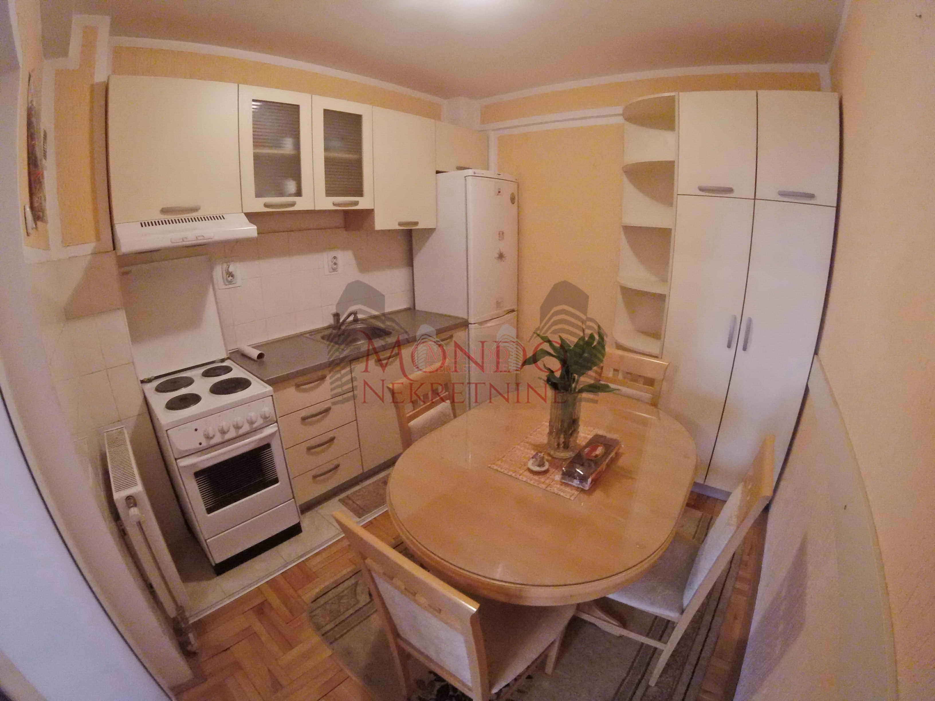 Trosoban stan u centru grada kod Dusanovog bazara, novogradnja! 3