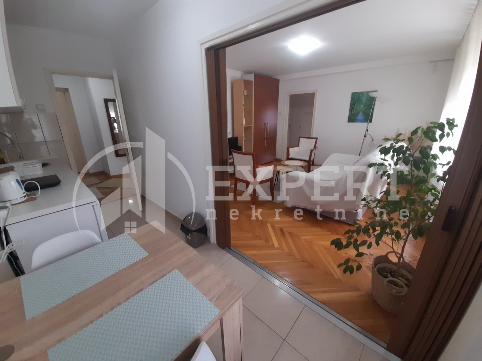 Dvosoban stan, 54 m2, Centar, Nade Tomić ID: i-013741 7